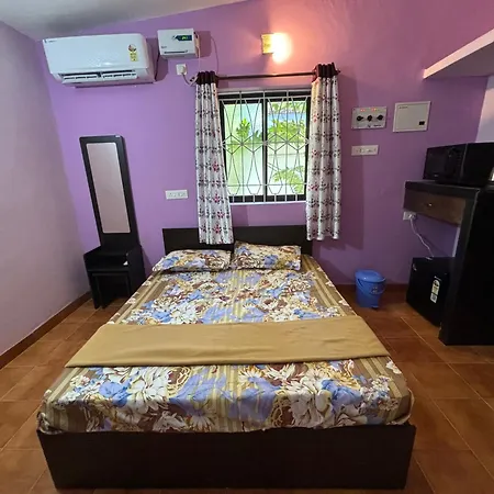 Angelina Guest House, Anjuna Beach Road